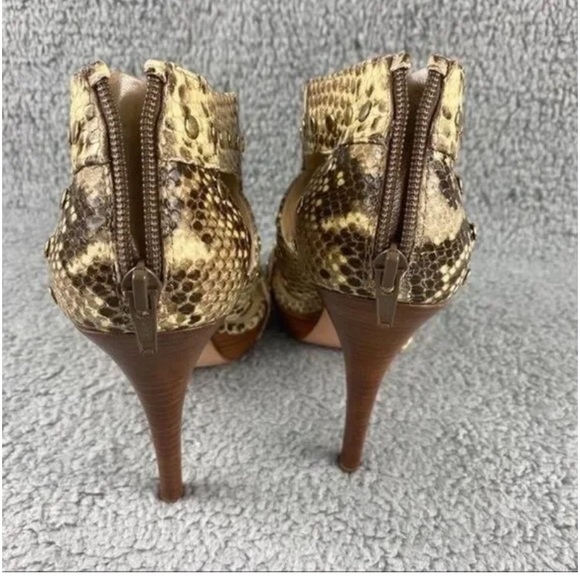 Stuart Weitzman Roccia snakeskin platform heels. Size 8.5 - Picture 5 of 7